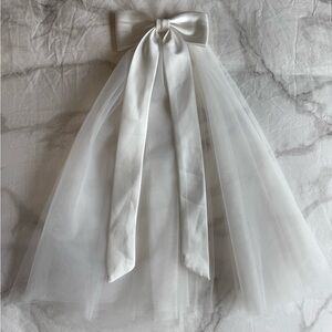 Satin Bow Short Bridal Veil with Comb